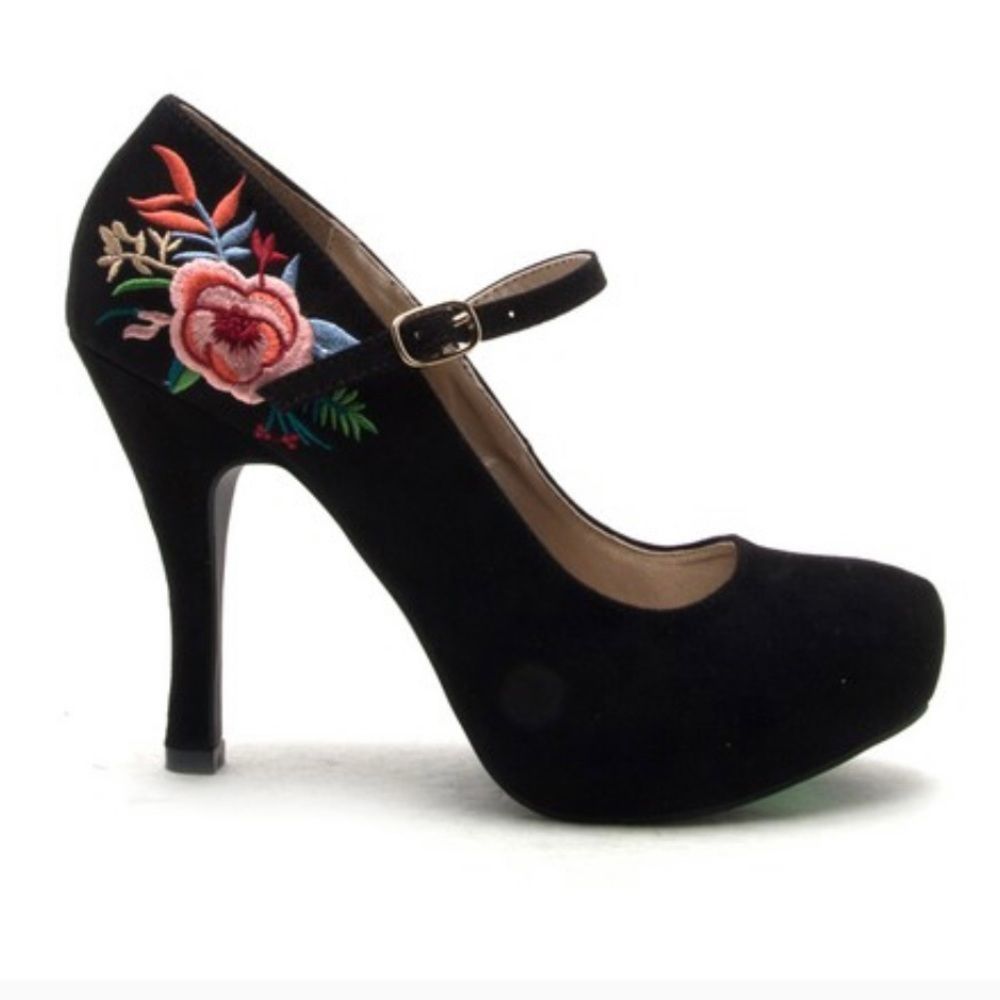 Black Embroidered Rose Faux Suede Mary Jane Retro heels Qupid fits like a 6 - Picture 2 of 6
